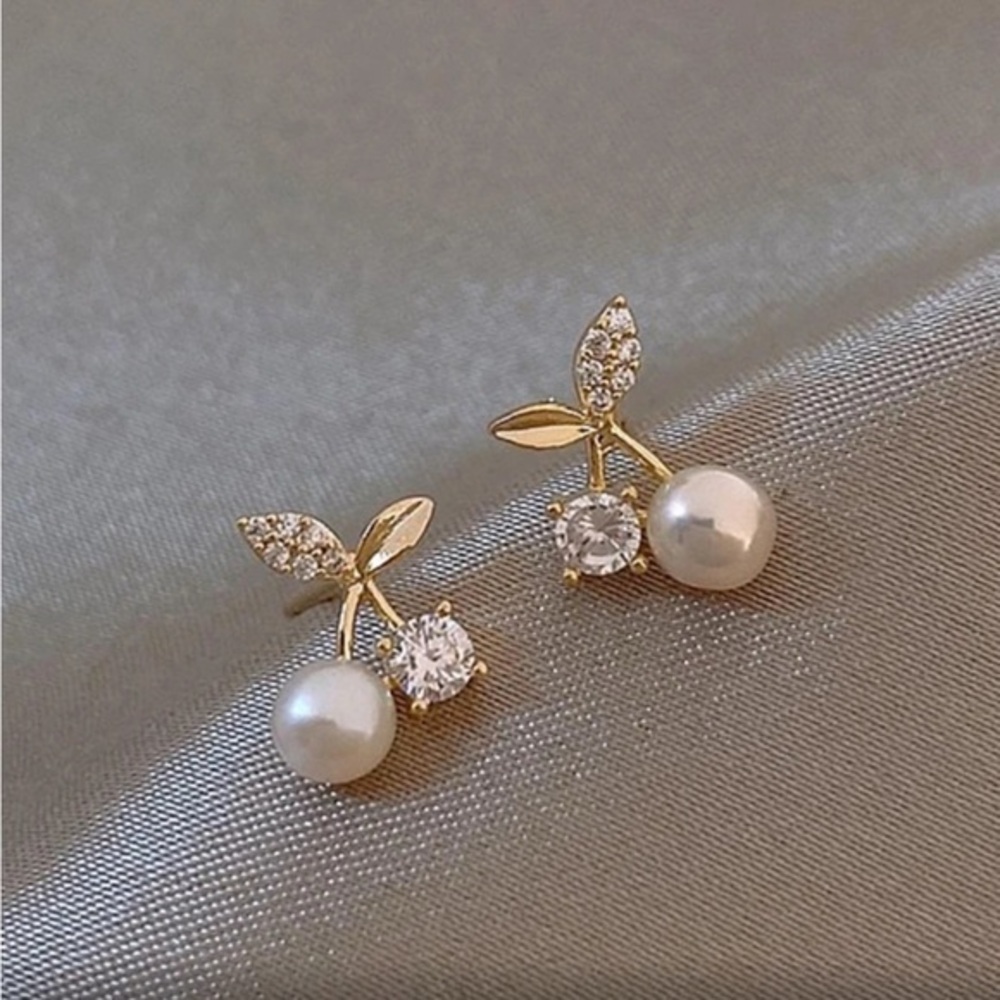 ✨NEW Elegant Mini Gold and Pearl Cherry 🍒 Hypoallergenic Earrings